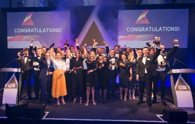 Winners celebrate at the IR Magazine Awards – Europe 2022