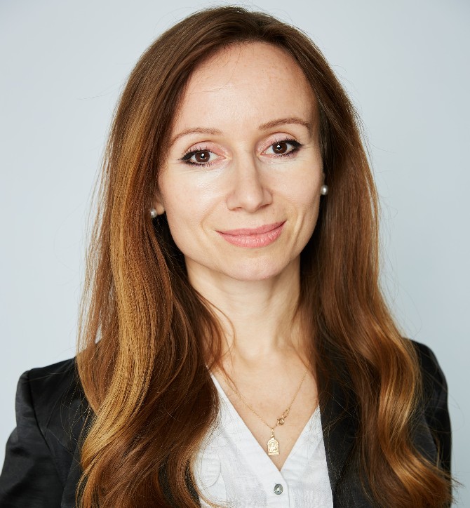 Julia Varesko, Pacific Asset Management